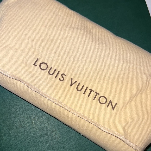Louis Vuitton Wallet Damier Canvas - Picture 13 of 15
